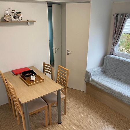 Mobil Home Tout Confort Ideal Pour 4 Personnes Dans Le Domaine De Dugny Camping 4 Etoiles, Proche De Blois, Du Zoo De Beauval Et Des Chateaux De La Loire Onzain Exterior photo