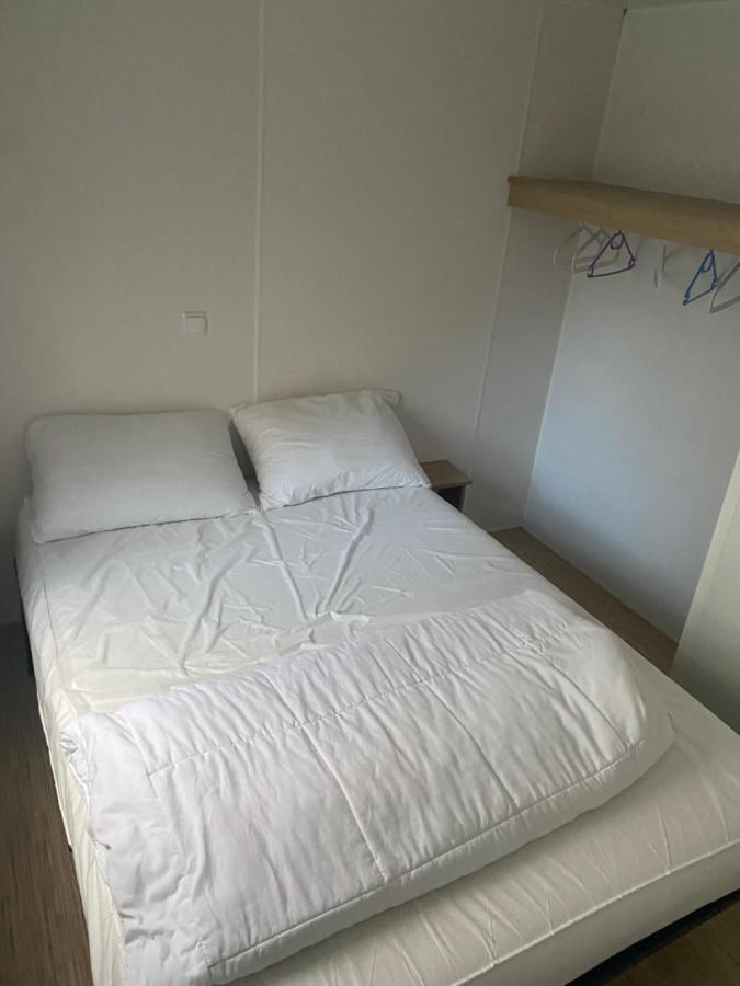 Mobil Home Tout Confort Ideal Pour 4 Personnes Dans Le Domaine De Dugny Camping 4 Etoiles, Proche De Blois, Du Zoo De Beauval Et Des Chateaux De La Loire Onzain Exterior photo